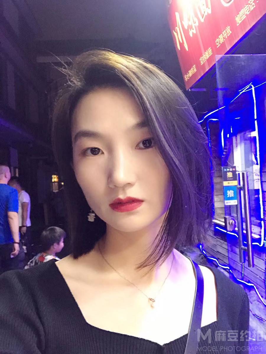 清新模特