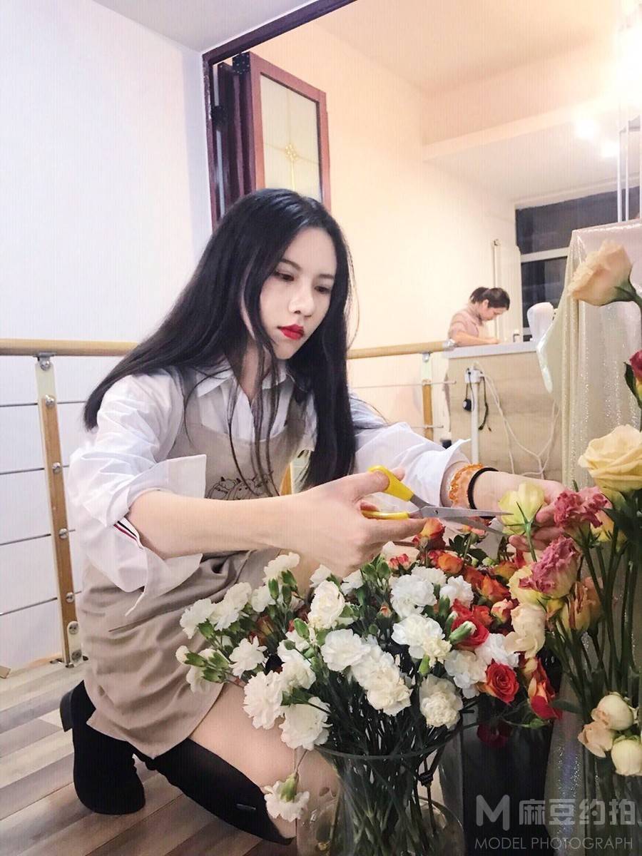 情绪模特