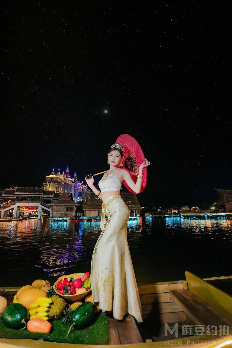 夜景模特