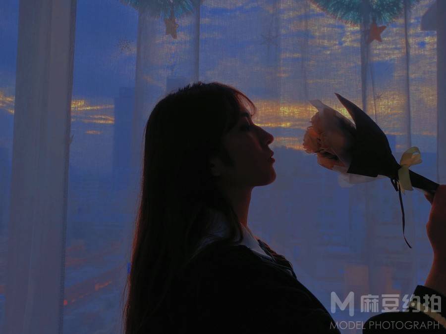 情绪模特