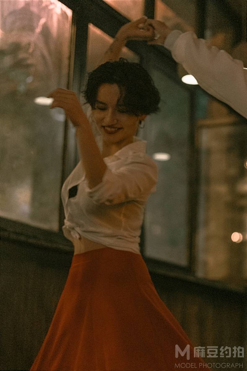 情绪模特