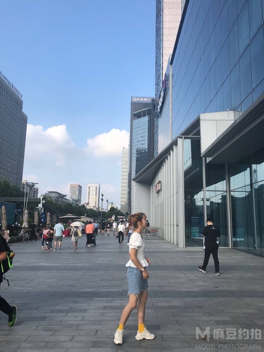 校园模特