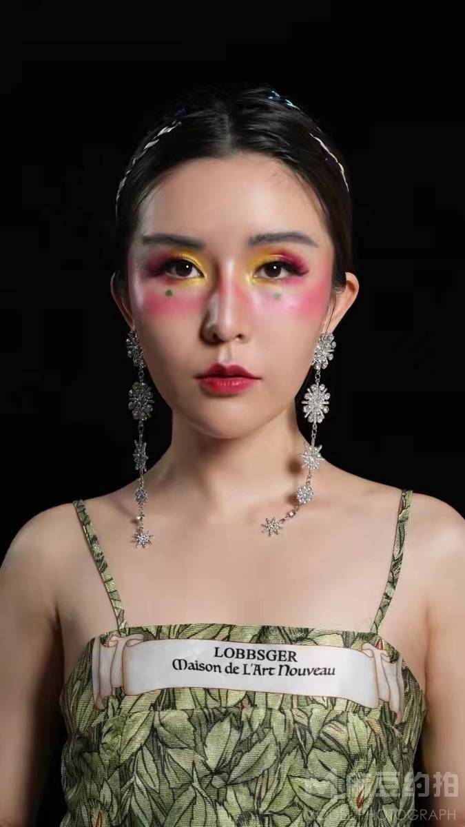 妆容模特