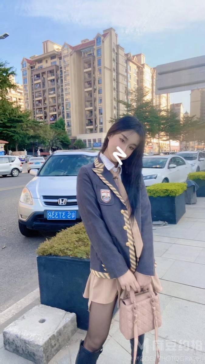 校园模特