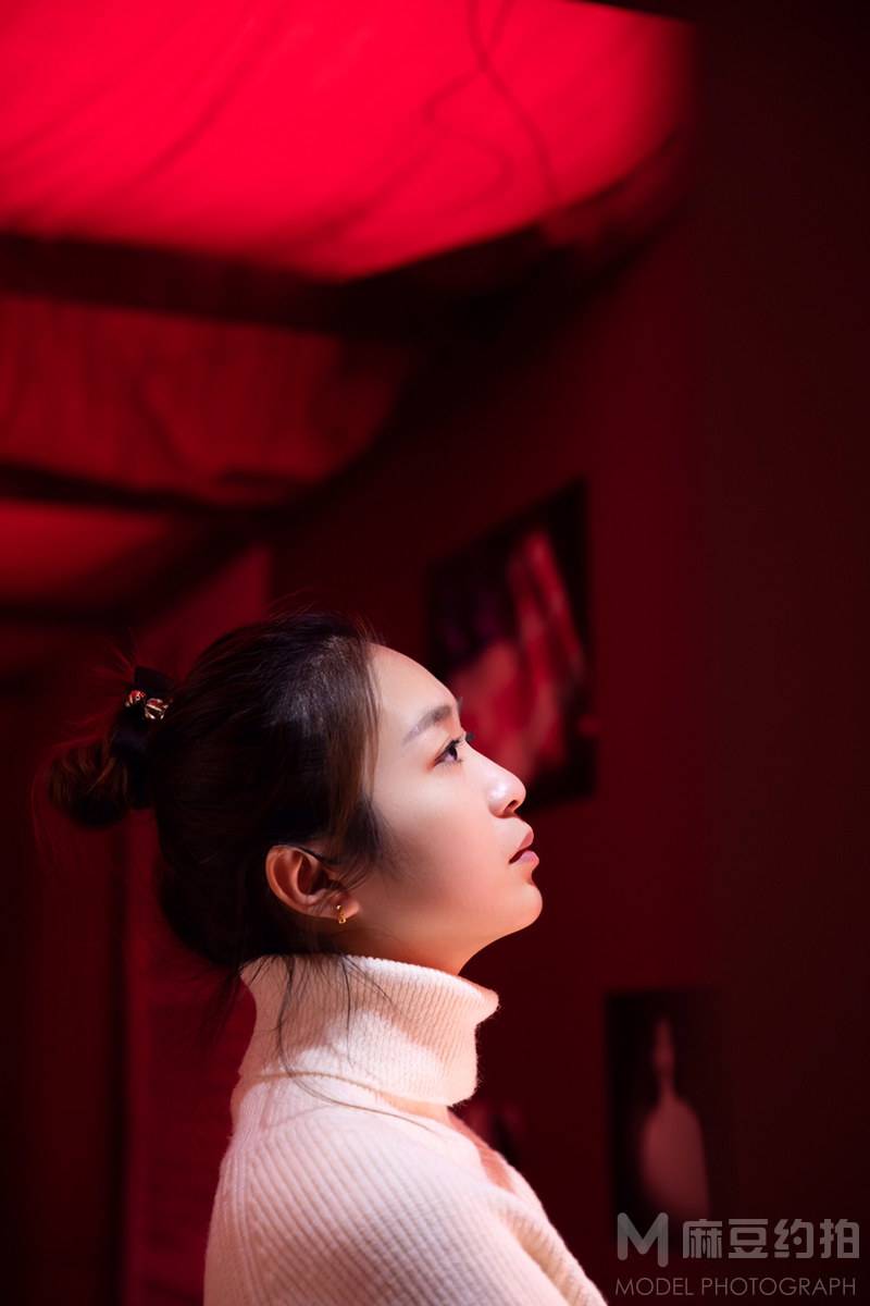 情绪模特