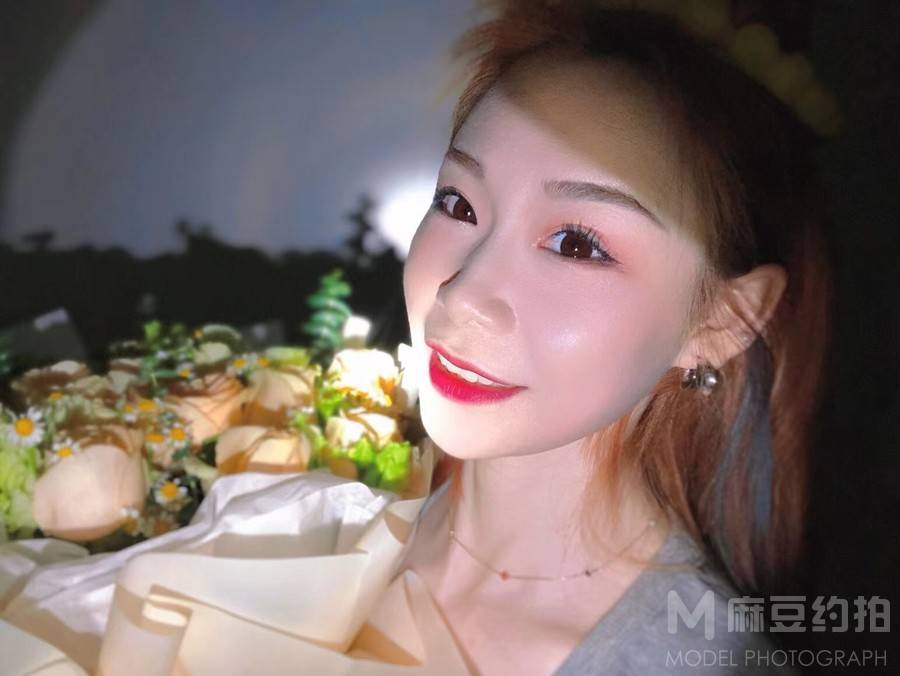 妆容模特
