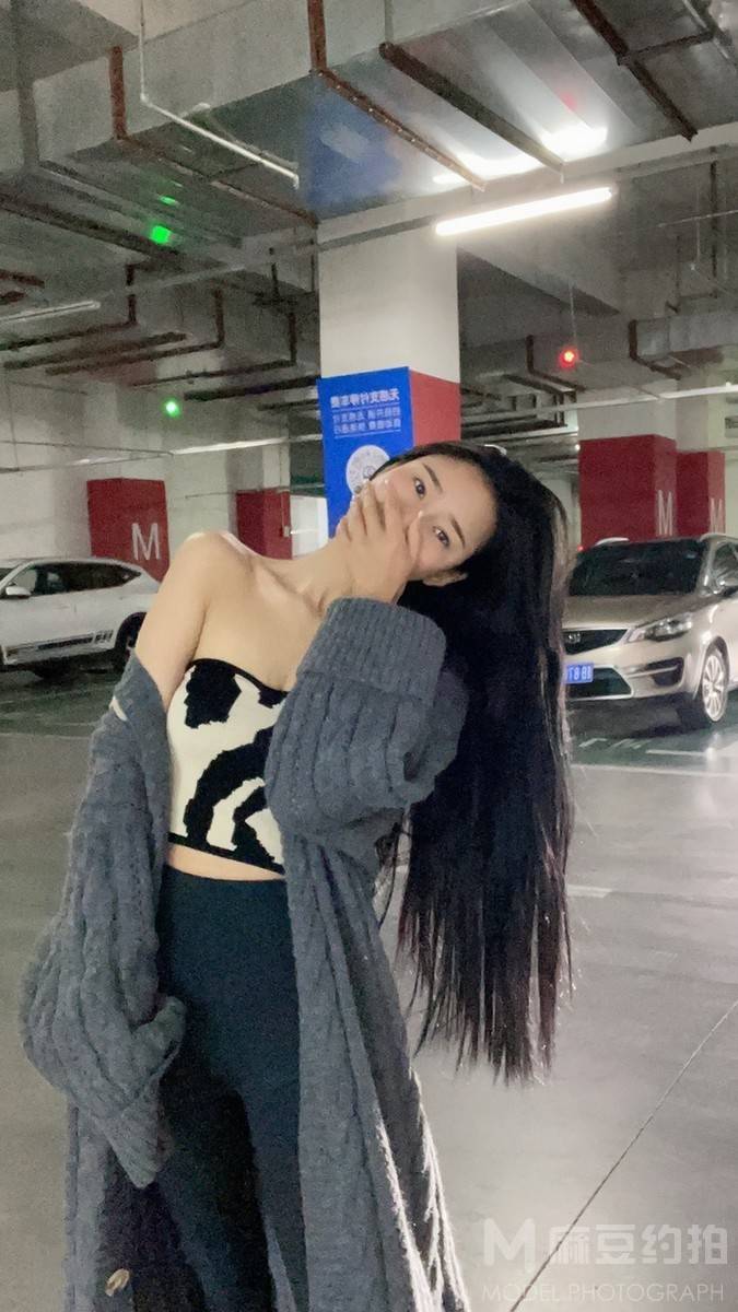 宝丽来模特