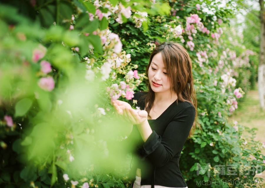 情绪模特