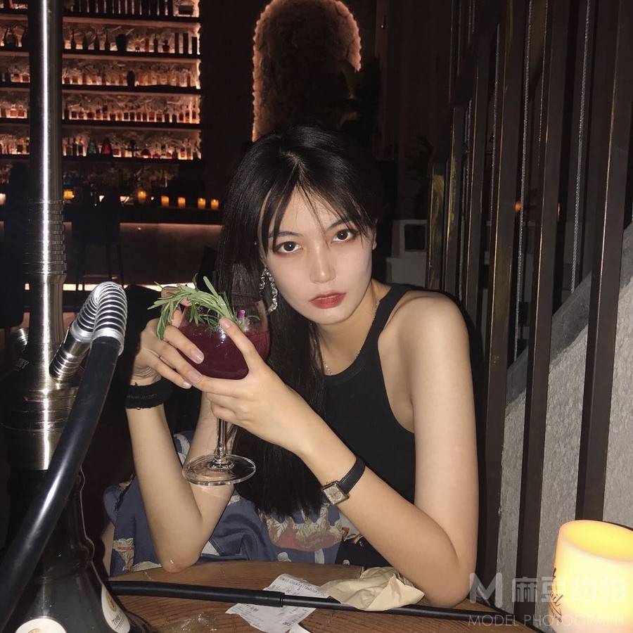 宝丽来模特