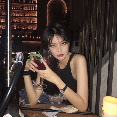 宝丽来模特