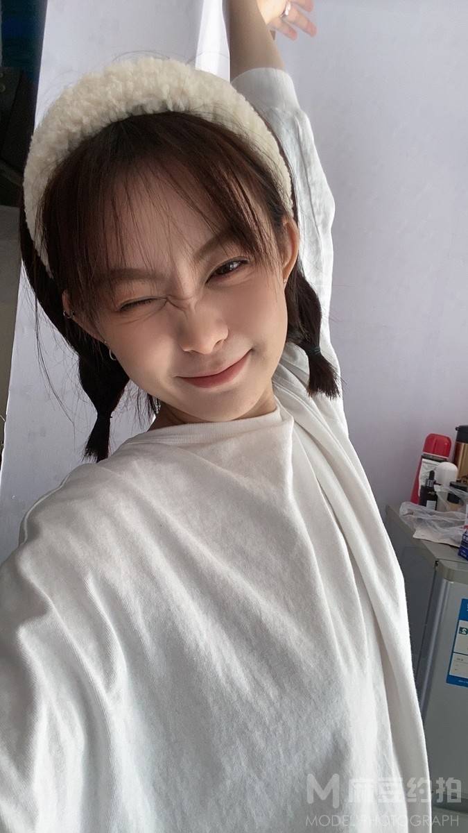 黑白模特