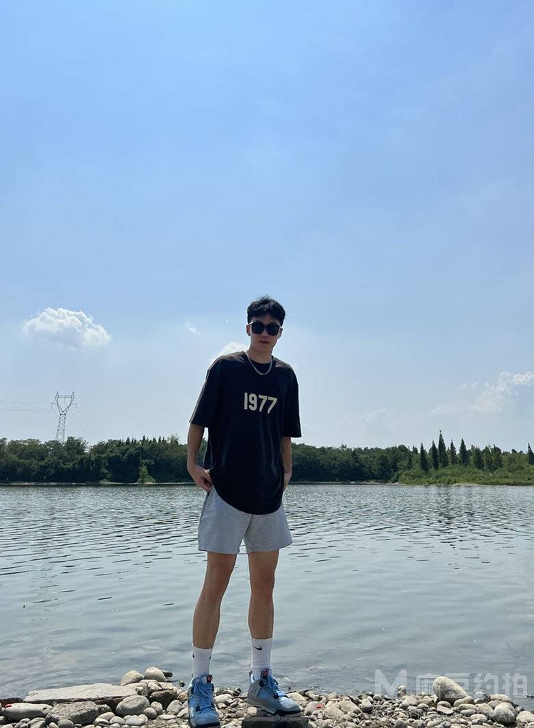 黑白模特