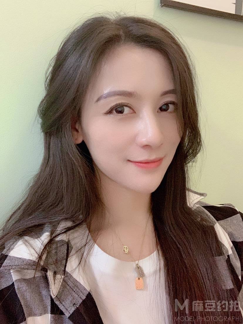 黑白模特