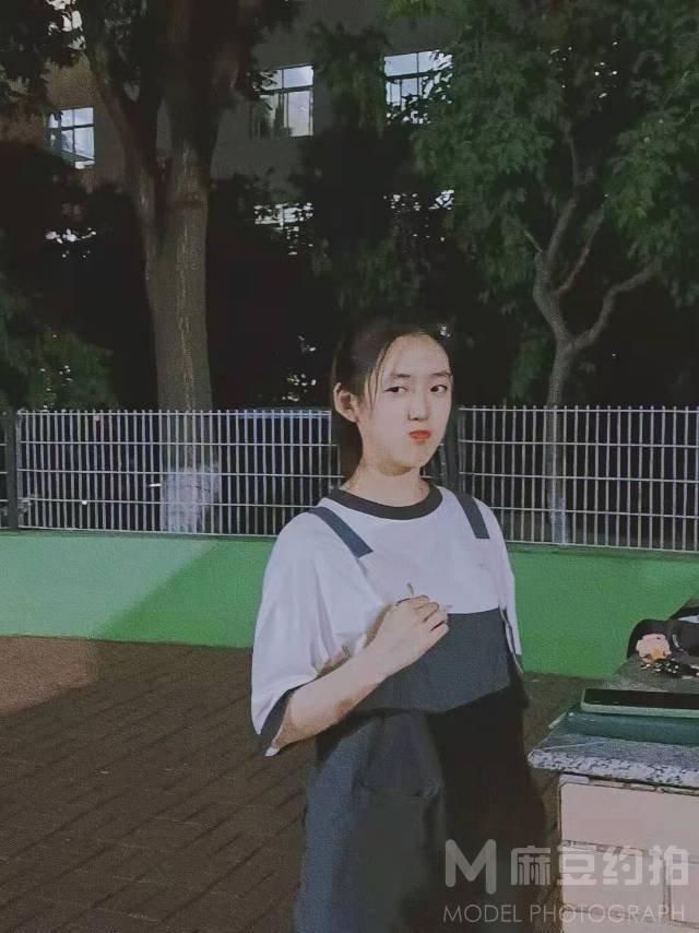 校园模特