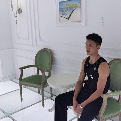 黑白模特