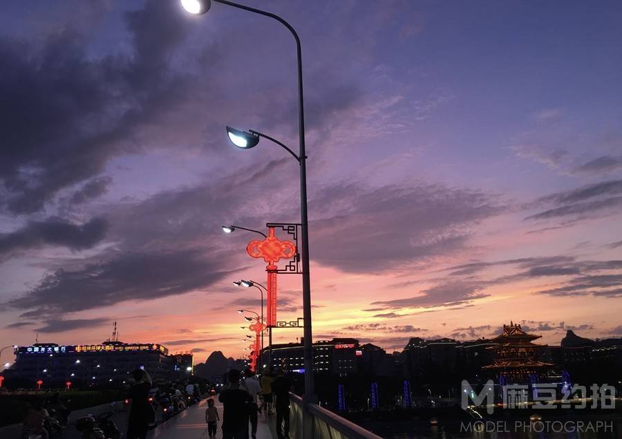 夜景模特