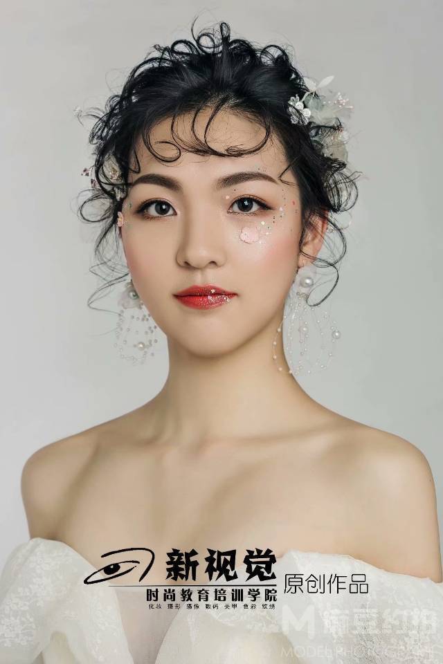 妆容模特