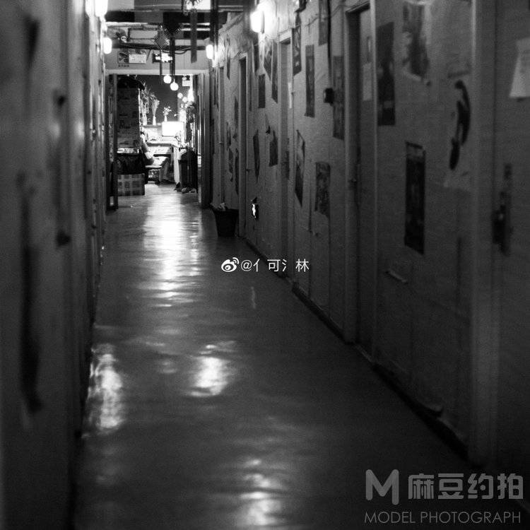 黑白模特
