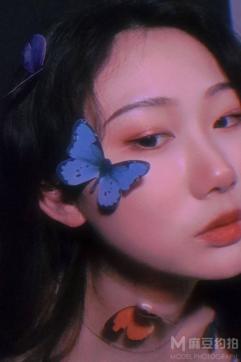 情绪模特