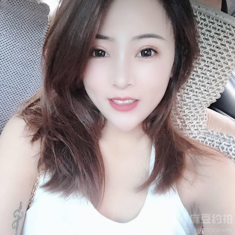 黑白模特