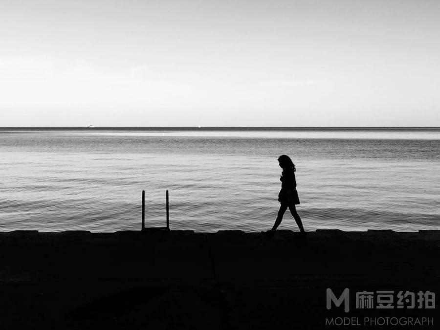 黑白模特