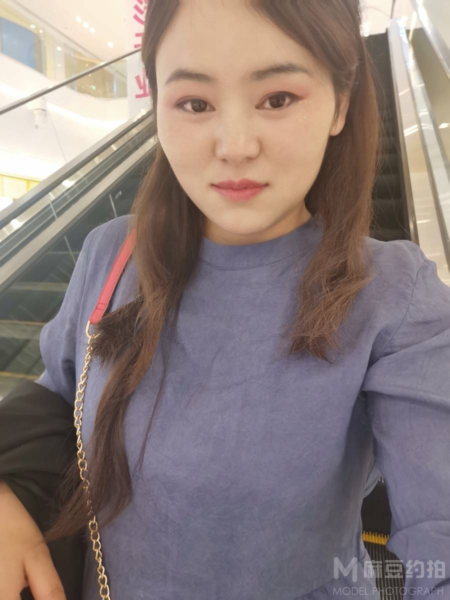 纪实模特