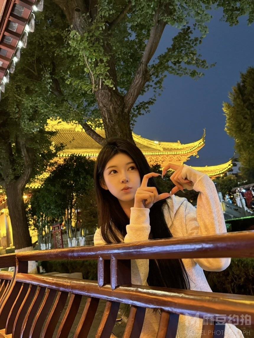 夜景模特
