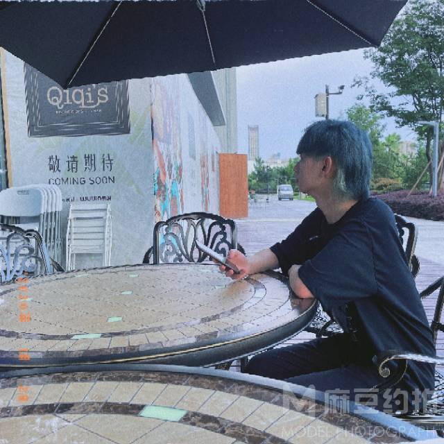 情绪模特