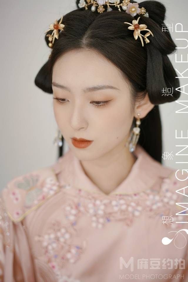 妆容模特