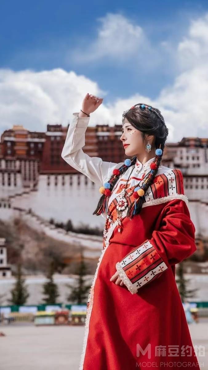 汉服模特