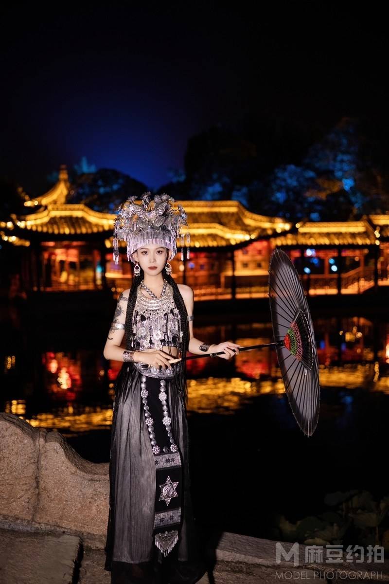 夜景模特