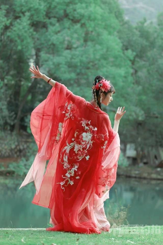 汉服模特