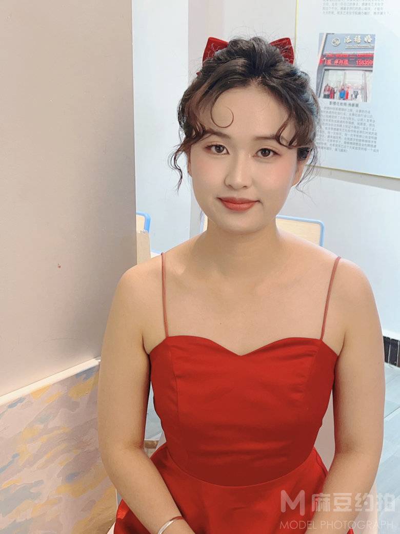 妆容模特