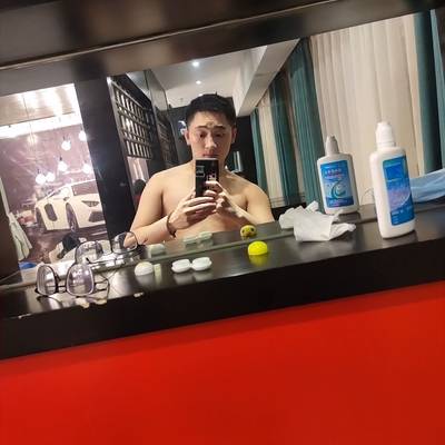 黑白模特