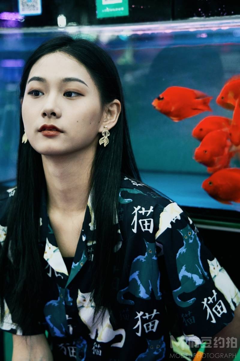 情绪模特