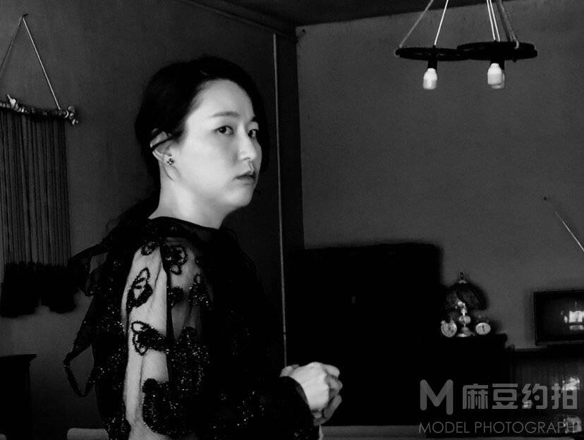 黑白模特