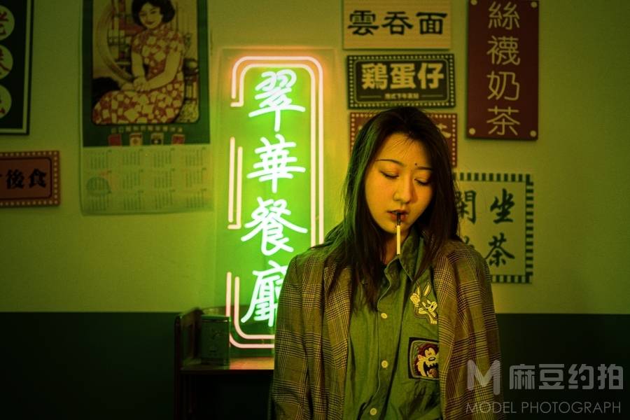 情绪模特