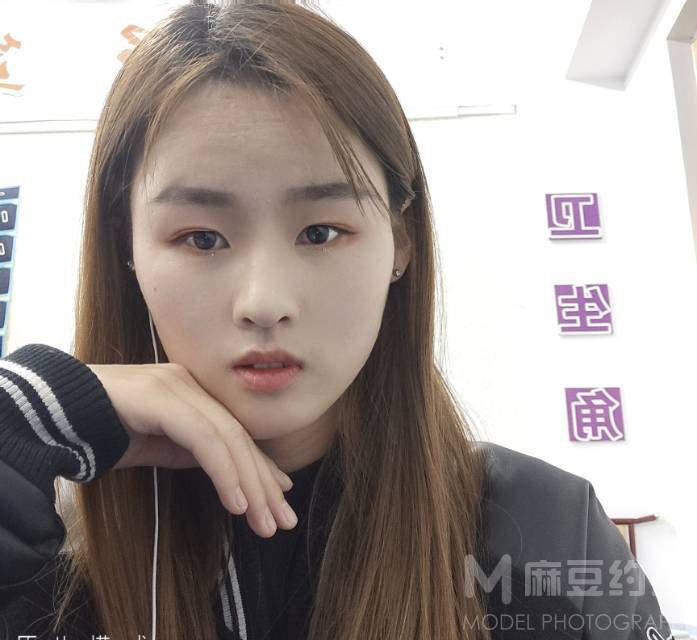 校园模特