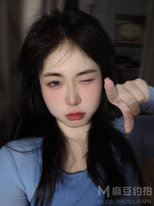 妆容模特