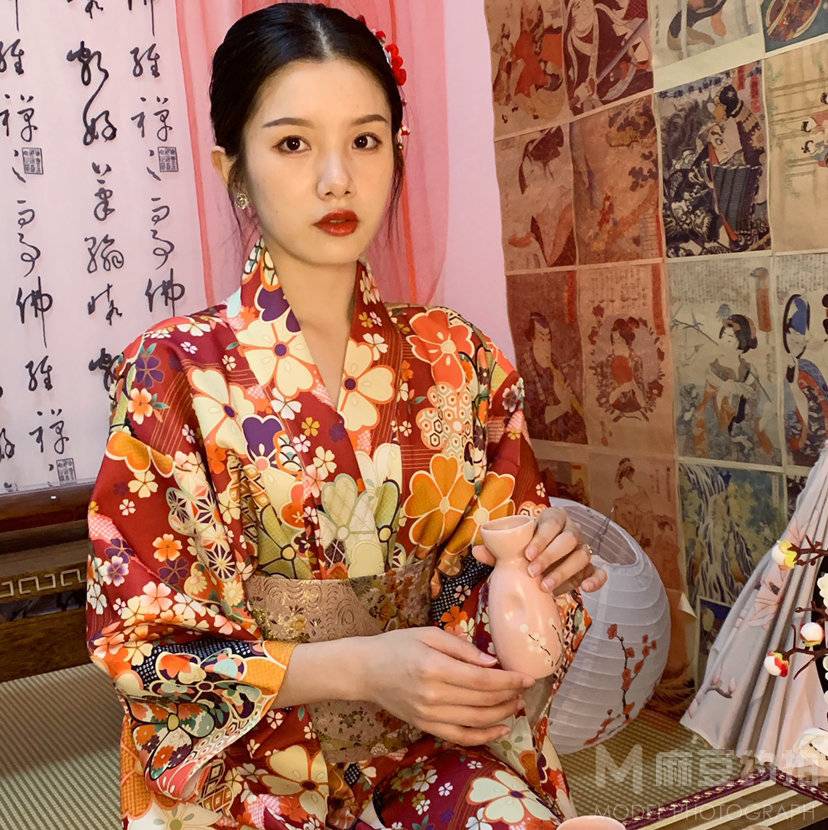 黑白模特