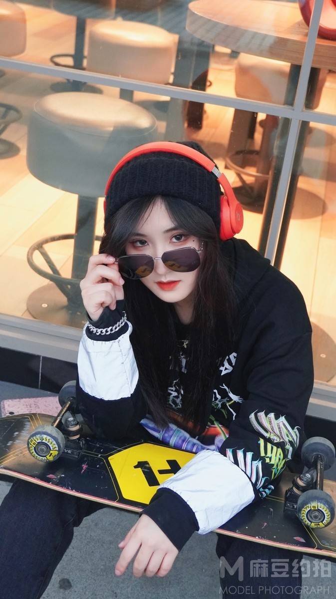 情绪模特