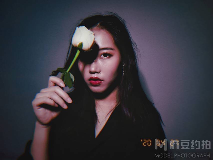 情绪模特