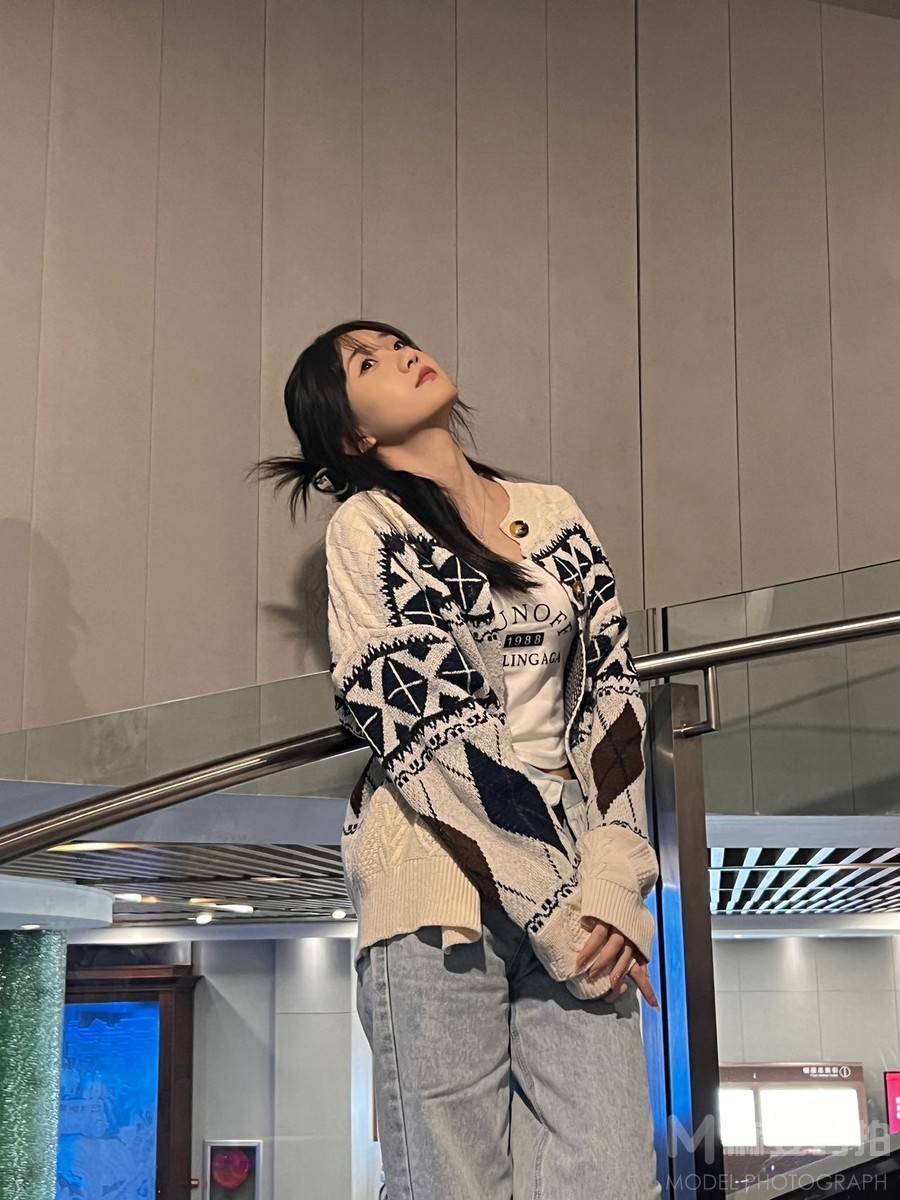 情绪模特