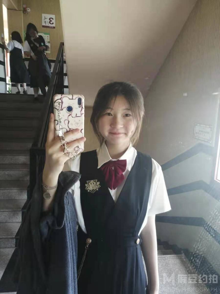 校园模特