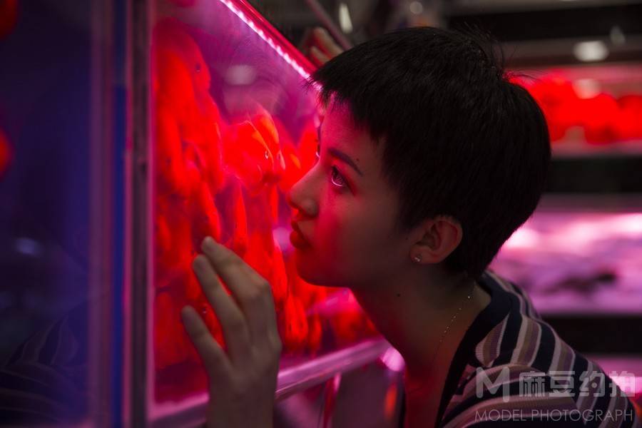 情绪模特