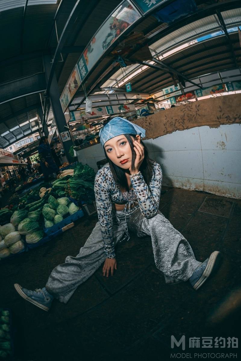 情绪模特