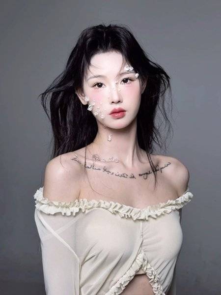 妆容模特