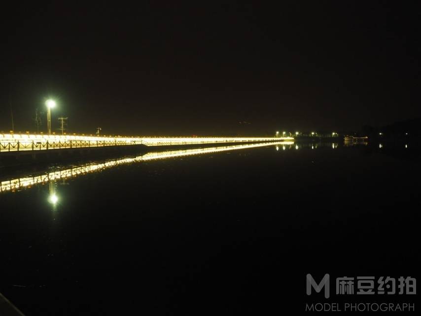 夜景模特