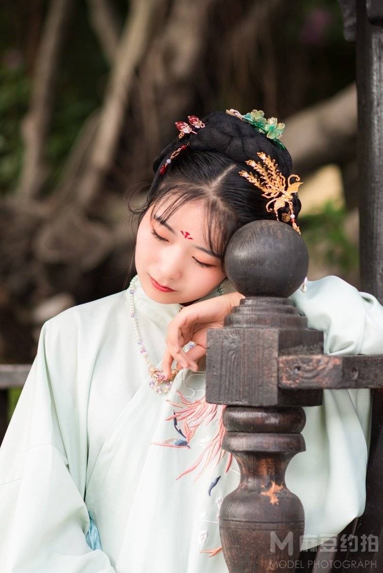 汉服模特