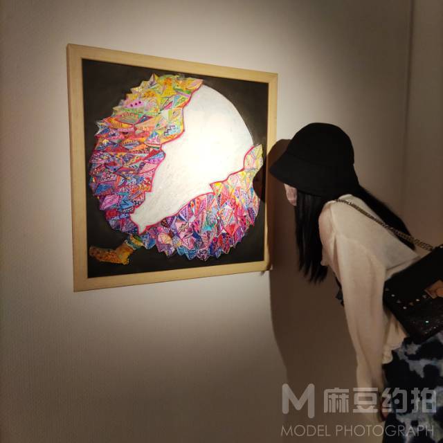 情绪模特